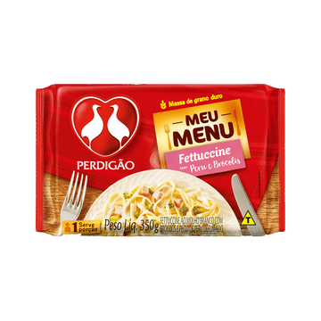 Fettuccine Ao Molho Branco com Peito de Peru Defumado e Brócolis Perdigão